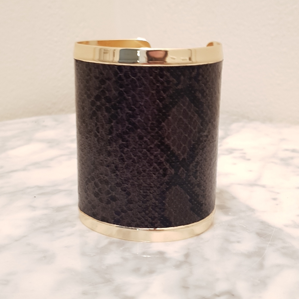 NWOT JewelMint Gold and Snake Skin Cuff Bracelet